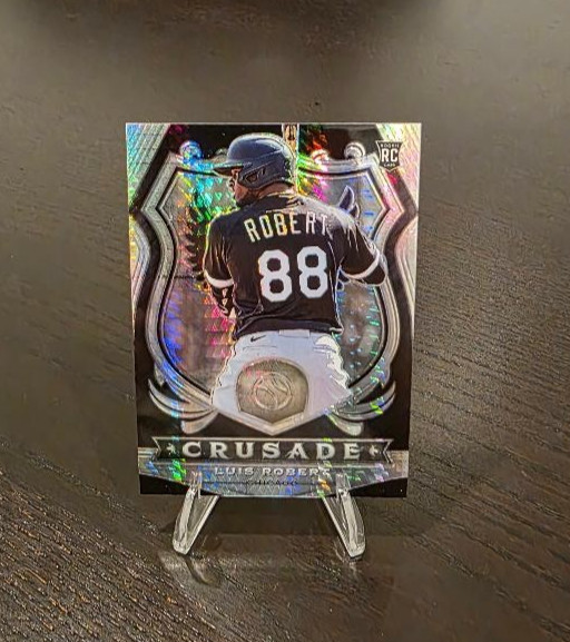 2020 Panini Chronicles - Crusade Luis Robert #7 Hyper Prizm 275/299 Rookie