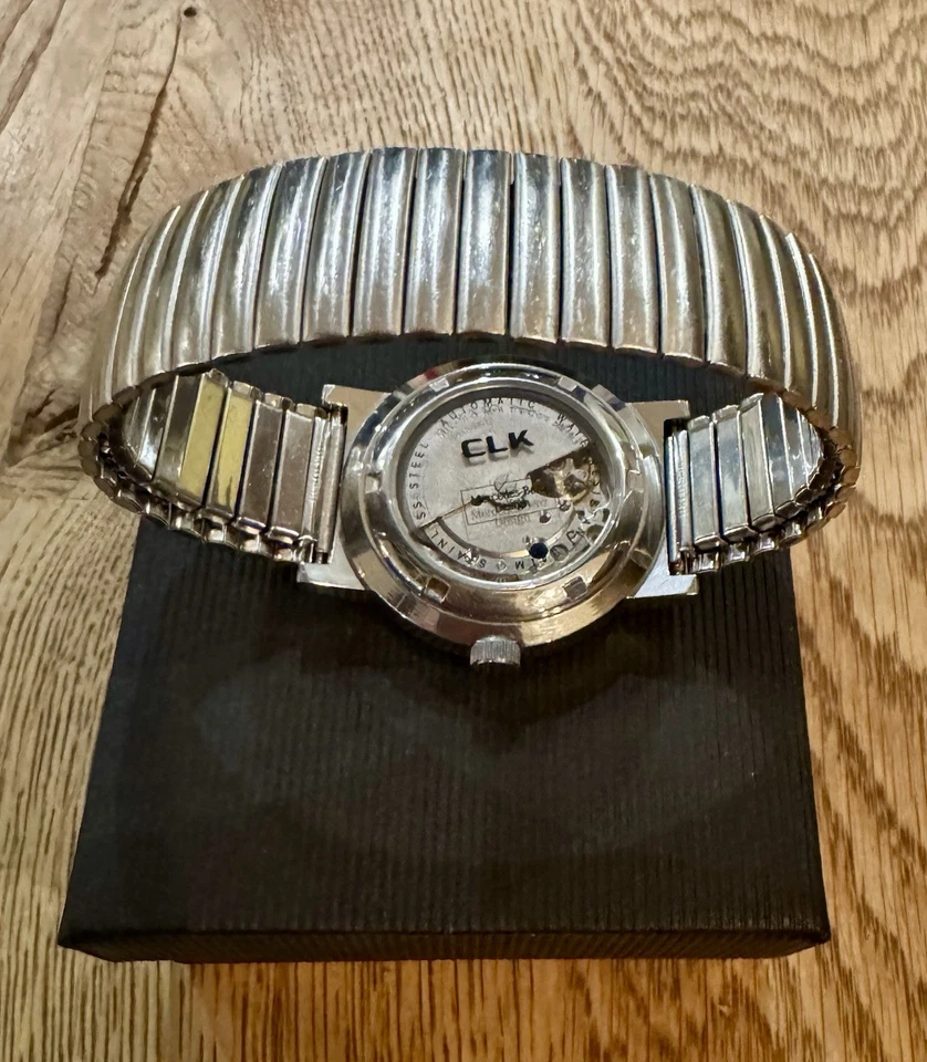 Reloj Mercedes Benz CLK Impermeable, Cinético, Acero Inoxidable Foto 2 de 4