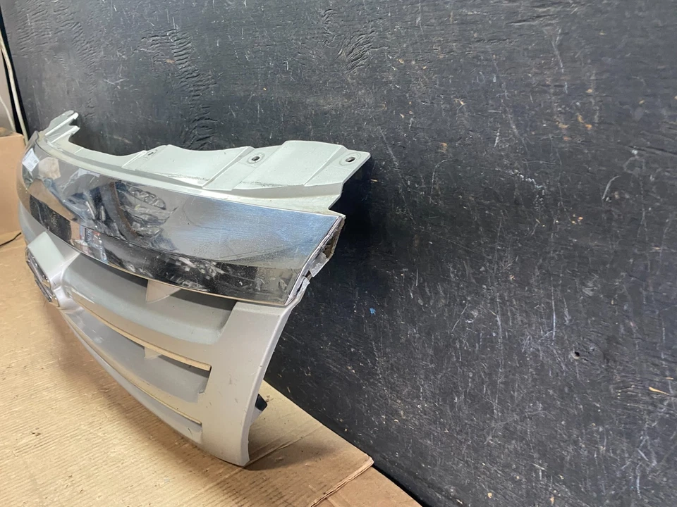 2004-2006 铃木 XL-7 Grand Vitara Front Upper Grill Grille Oem P6065 DG — 第 2/4 张图片