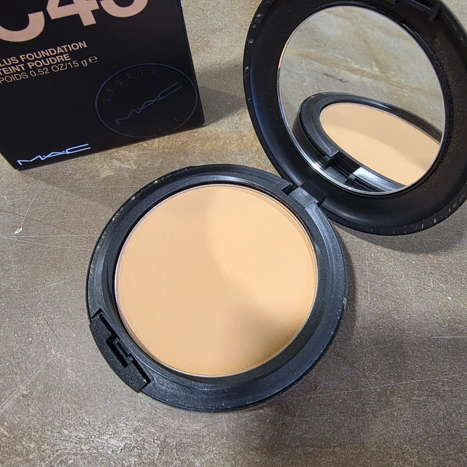 MAC Studio Fix Powder Plus Foundation - NC43 -  O.52 Oz / 15 g NEW & AUTHENTIC.  - Image 2 of 3