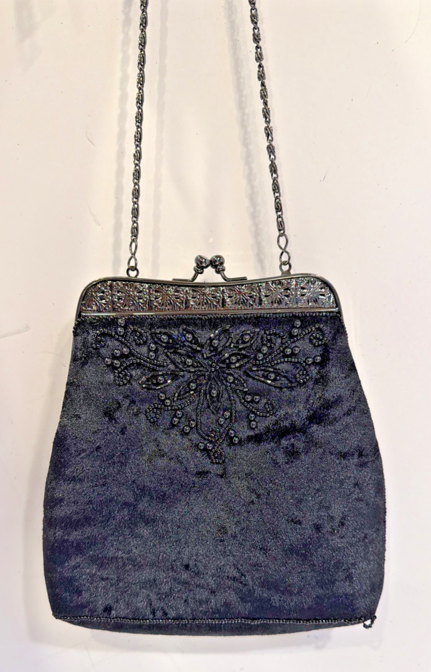 PRESTON & YORK Lined BEADED Black velvet kisslock handbag/purse