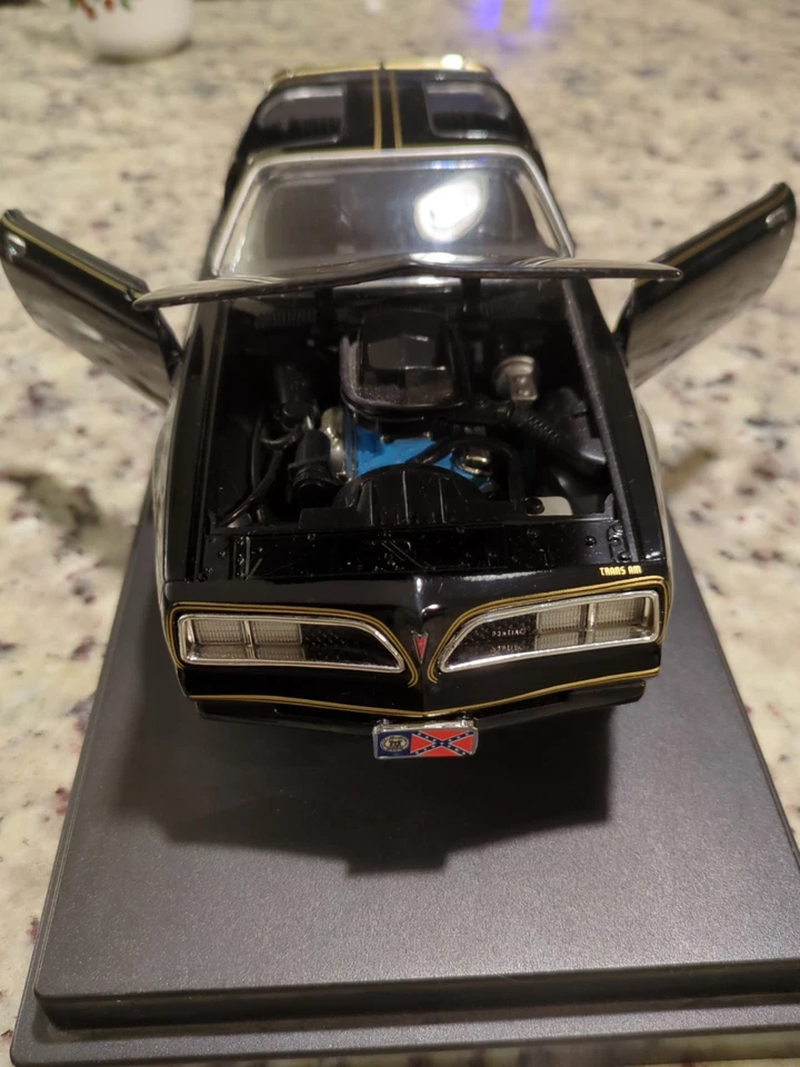 Maisto 1977 Trans Am 1:18 Scale Model Car Smokey and the Bandit Edition - Image 2 of 4