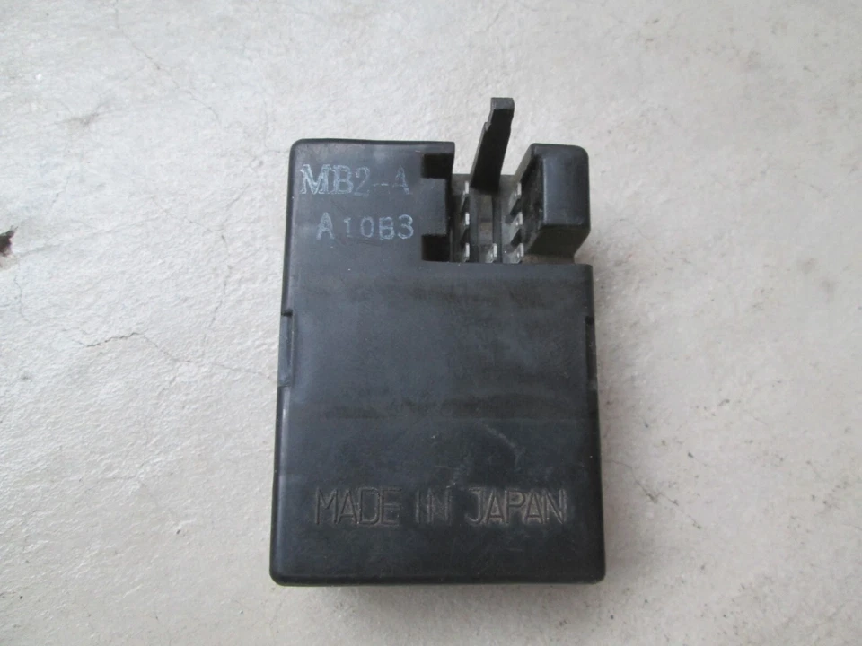 SENSOR DE PARADA/LUZ TRASERA HONDA VF500C/700C/V750C MAGNA CB700SC 35550-MB2-771 Foto 2 de 4