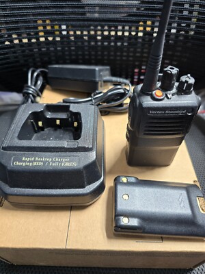 USED Vertex VX821 VX-821-G7-5 UHF 450-512 Mhz 16 Ch 5W Radio - AS IS