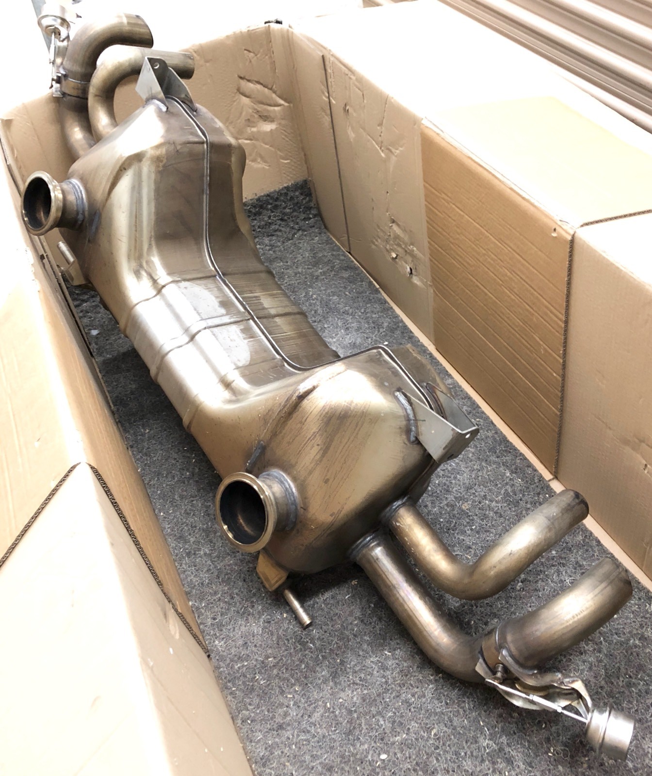 Lamborghini Gallardo LP-560 Exhaust Muffler OEM