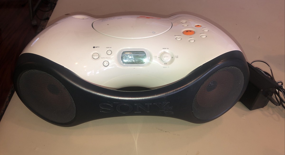 スピーカー・ウーファー SONY S2 SPORTS ( ZS-X3CP ) BOOMBOX Sony ZS-X3CP White/Black Personal Audio System Please See