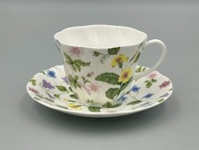 Queens Country Meadow - Teetasse und Untertasse