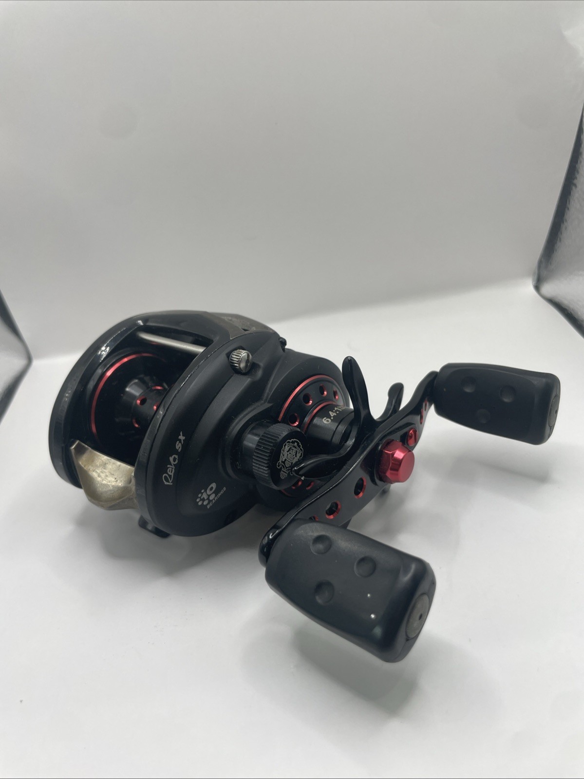 Abu Garcia Revo3 SX Baitcast Fishing Reel - 6:4:1 10 Bearing