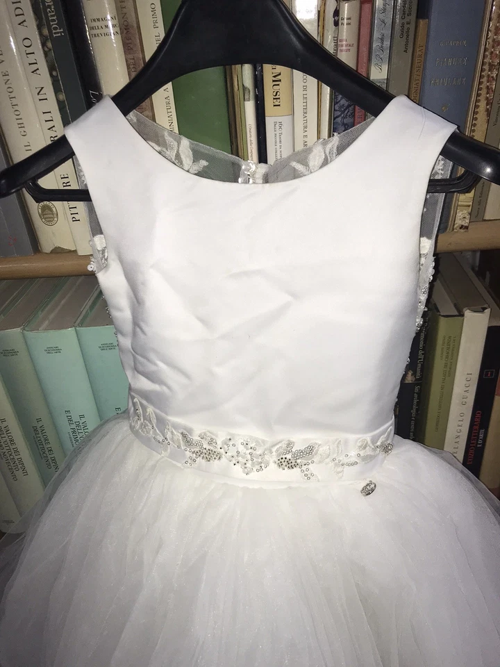 Abito prima comunione per bambina 9-11 anni. Con tulle e brillanti - Immagine 2 di 4