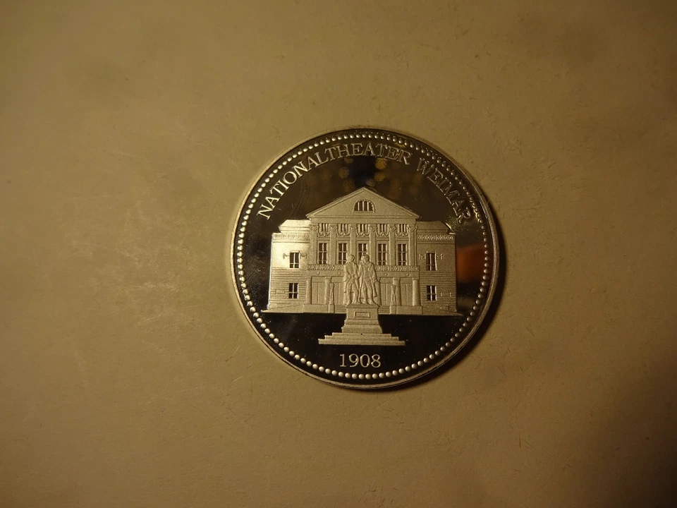 Medaille 40 Jahre DDR Nationaltheater Weimar versilbert Spiegelglanz! - Bild 1 von 2