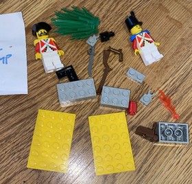Vintage Lego 1872 Pirates Imperial Guards Complete w/ MiniFigures