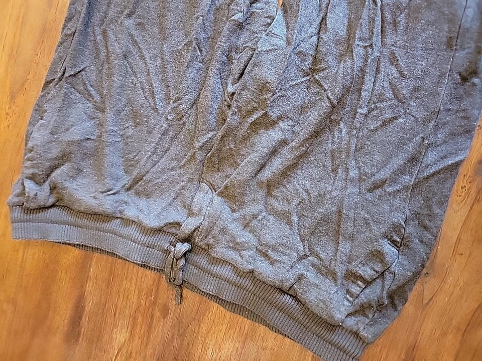 Pantalones capri deportivos W By Worth marrón talla grande Foto 3 de 4