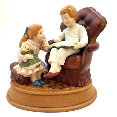 Avon Enjoying The Night Before Christmas Porcelain Figurine 1983 Mother Daughter