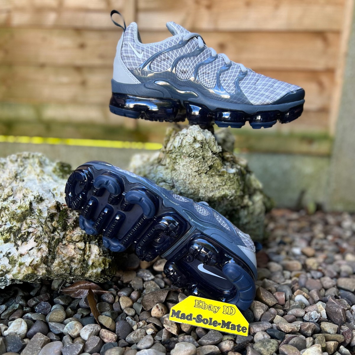 nike air vapormax plus atmosphere grey