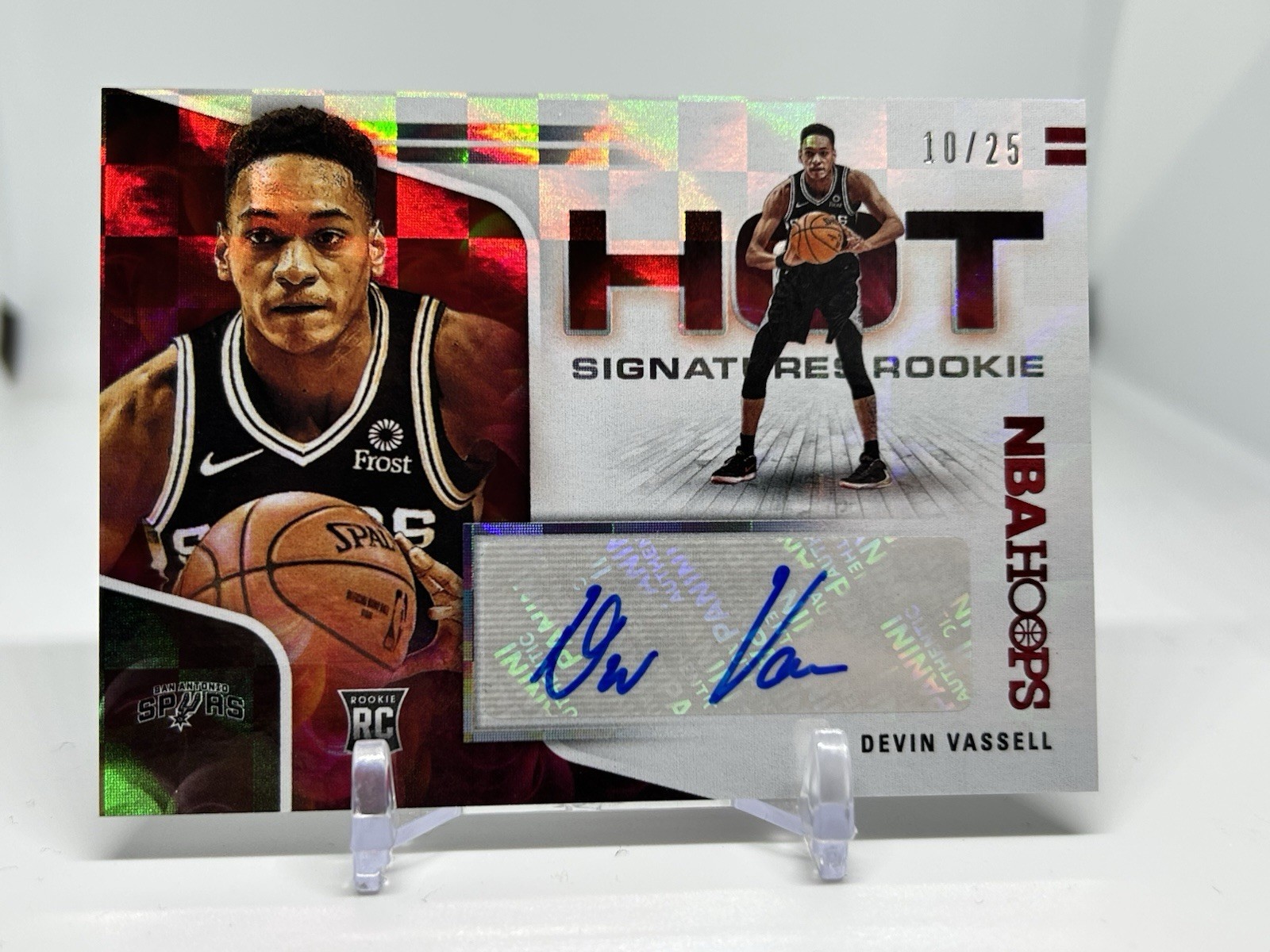 2020-21 Hoops #HR-DVS Devin Vassell Hot Signatures Rookies /25