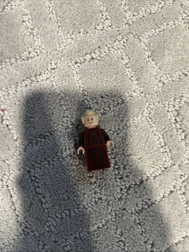 LEGO Star Wars Minifigure: Chancellor Palpatine - Skirt (sw1306) (75354)