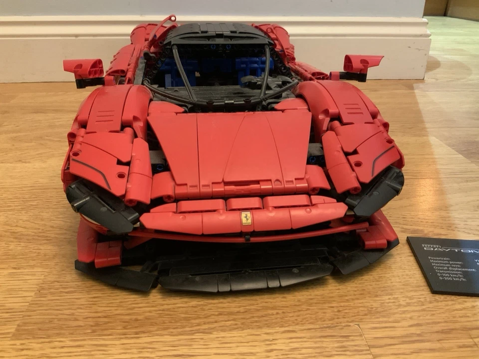 LEGO Technic 42143 Ferrari Daytona SP3, photo 4 of 5