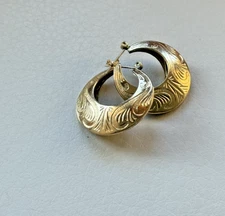 14k Yellow Gold 26mm Engraved Scalloped Hoop Earrings 7.1 grams