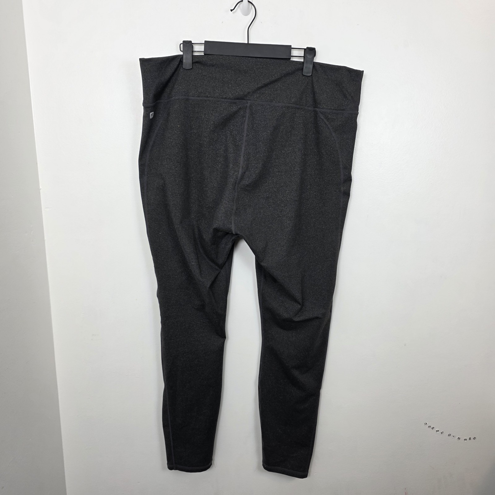 Fabletics Heathered Gray Stretchy High Waisted At… - image 2