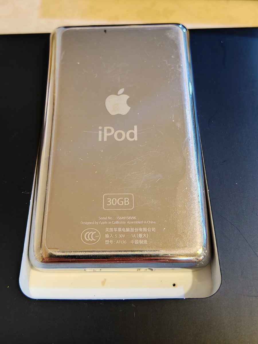 Apple iPod Classic 5th Gen 30GB White A1136 MP3 Player Tested