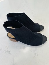 Steve Madden Black Open-Toe Sandals Size 2 little girl