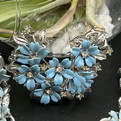 Vintage Crown Trifari Necklace Light Blue Enamel Fleurette
