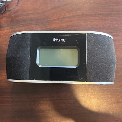 iHome iDN38 Apple Docking Station Dual Alarm Clock Radio - No Power Cable - Picture 2 of 5