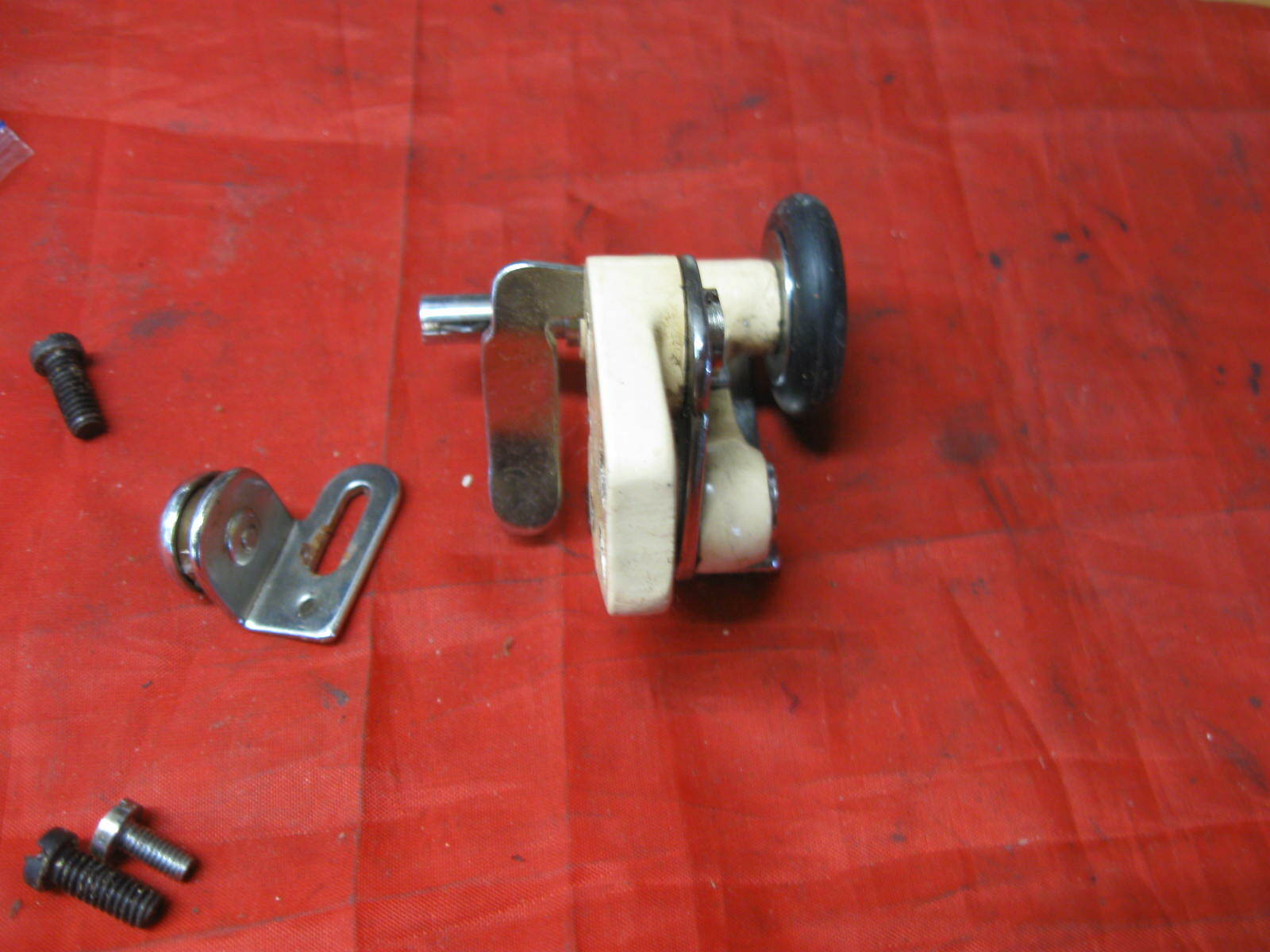 Dressmaker 400 S Sewing Machine Parts Bobbin Winder eBay