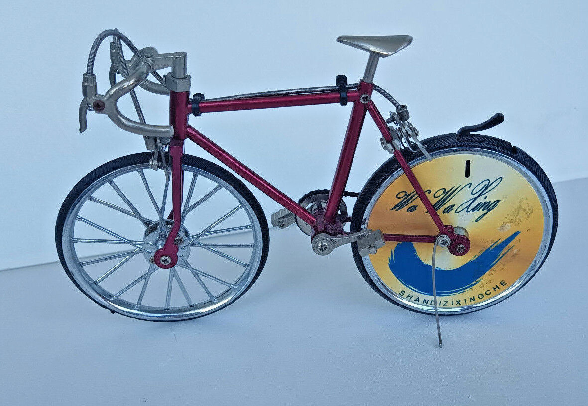 VINTAGE ''WA WA XING'' BICYCLE LIGHTER Rare model Sports high-speed highway 
