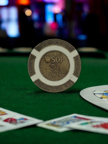WSOP LAS VEGAS 2005 BINYON'S HORSESHOE CASINO $1 BRASS POKER CHIP