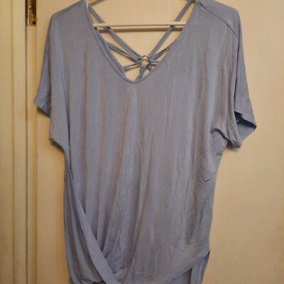 Women's Junior's Maurices Light Blue Back Strap Drape Hem Tshirt Sz Medium 