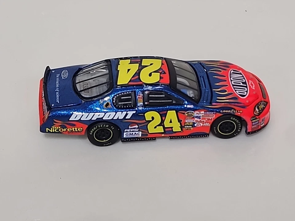 Jeff Gordon #24 Action Elite 1/64 Scale 1 Of 432 2006 - Image 3 of 4
