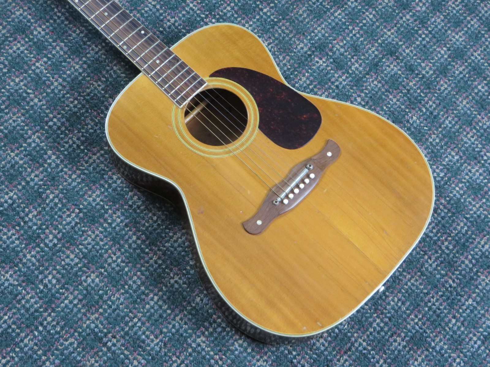 1960s Harmony H182 Sovereign Acoustic Guitar! w / hardshell case