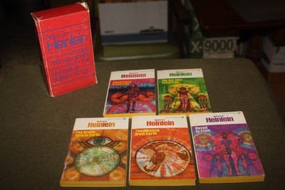 Robert A. Heinlein Signet Box Set w/ 5 PBs - Beyond Time & Space w/ Master of SF