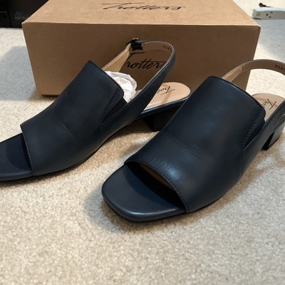 TROTTERS Nila Navy Leather Women's Size US 10.5 W NIB w/ Orig Box