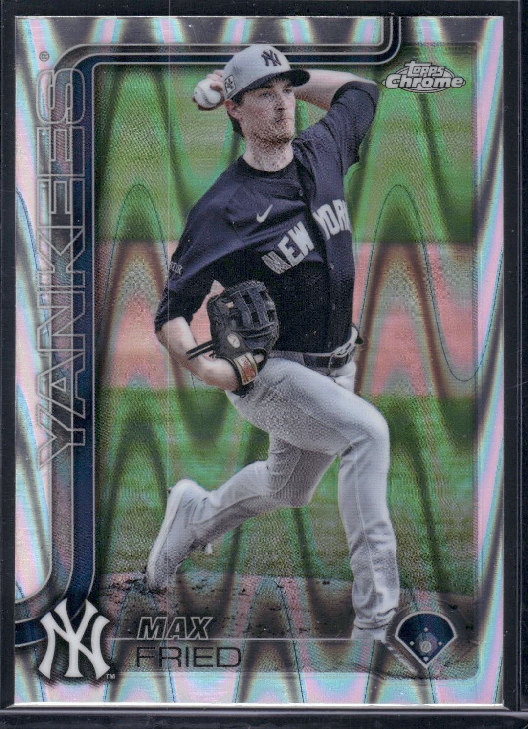 2025 Topps Chrome #39 Max Fried RayWave Refractors