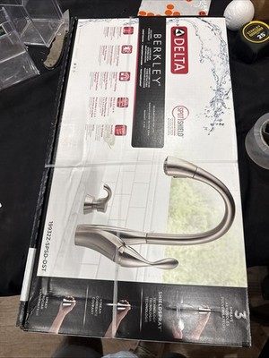 Delta Faucet Berkley Single Handle Pull-down Kitchen Faucet w/ Soap Dispenser