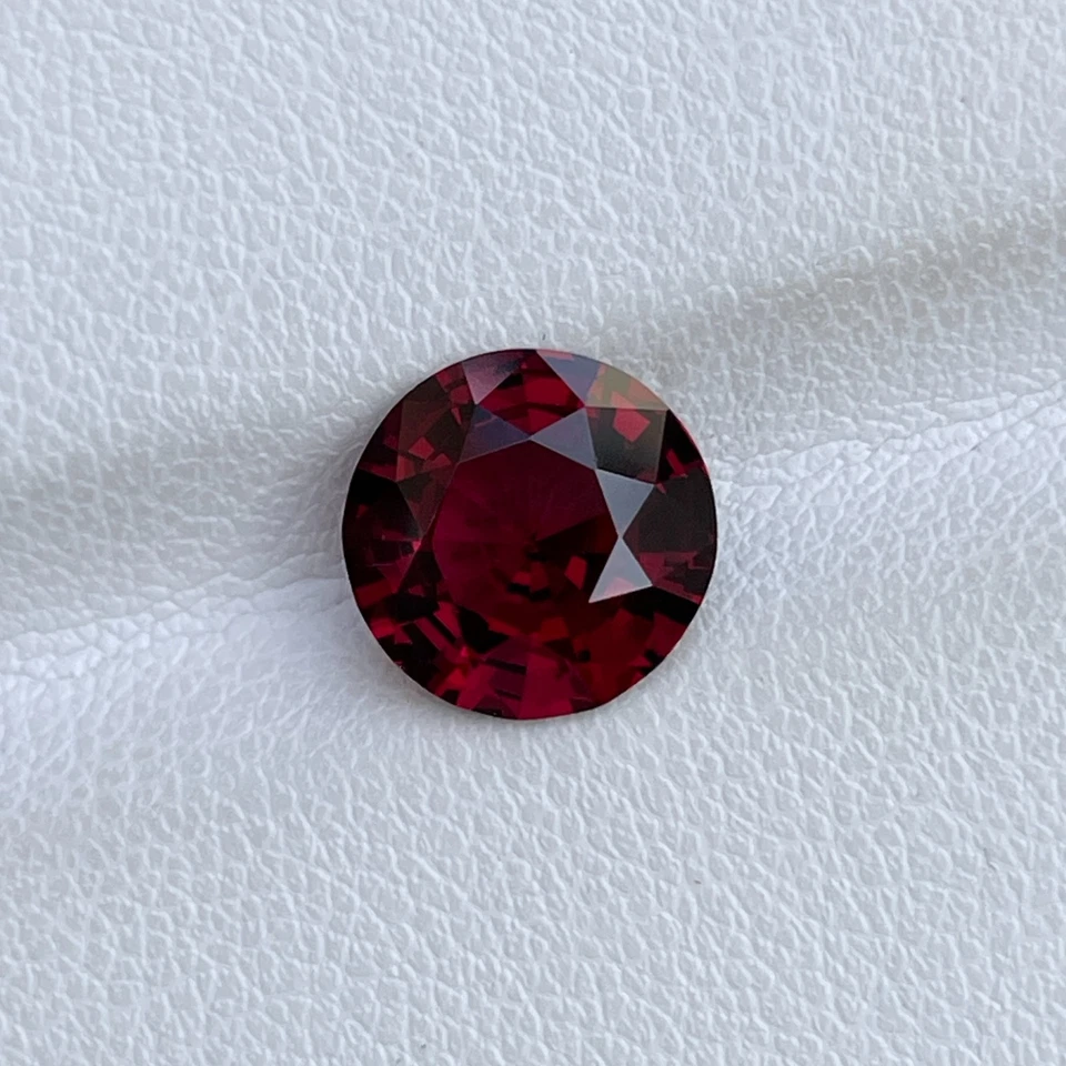 3.34 Ct Natural Pinkish Red  Garnet – Round Cut Loose Gem for Fine Jewelry - Image 3 of 4