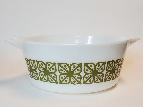 Vintage Pyrex Verde White with Green Flowers 1.5 Qt Mixing Bowl, Casserole Dish