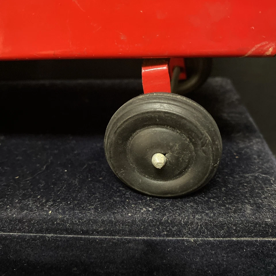 Toy Ertl Case IH International Steel Flare Side Box Wagon  farm 1:16 Scale - Image 3 of 4