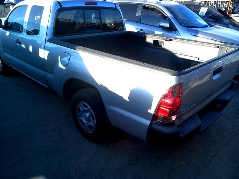 0515 EMPTY REAR Axle Housing TOYOTA 2WD 5 LUG 4x2 (Rust Free AZ