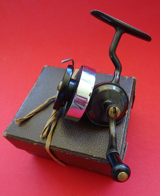 EINE SEHR GUTE UMMANTELTE VINTAGE HARDY HARDEX NO.I MK.III THREADLINE SPINNROLLE