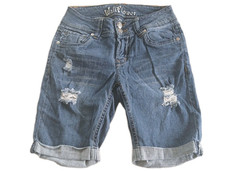 Wallflower Junior’s Stretch Cuffed Mid Rise Jean Shorts size 3