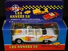 1957 Chevrolet Bel Air Convertible Flames 1:36 Diecast Welly Fabulous Fifties