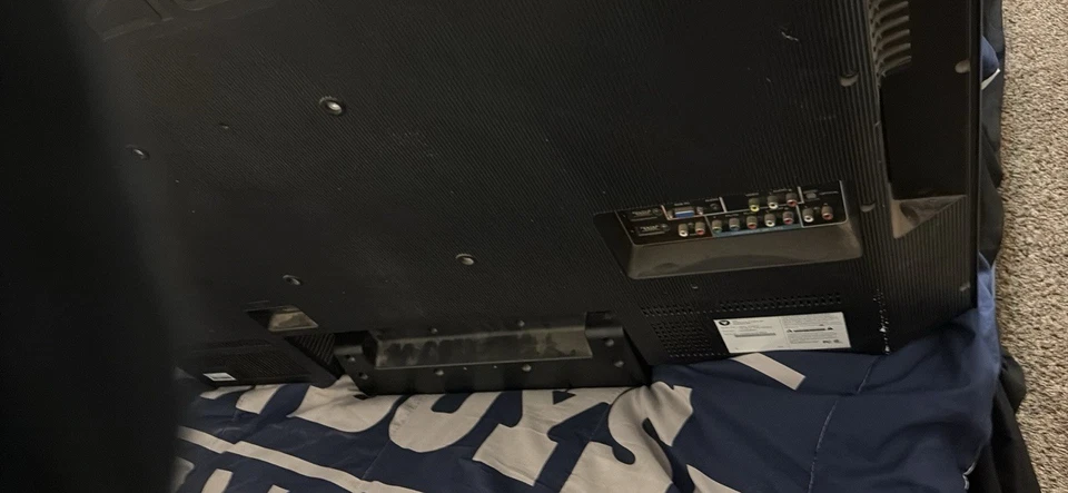 Vizio E420VO 42" 1080p LED LCD TV 120Hz Flat Screen with HDMI - Image 2 of 4