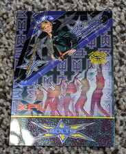 2001 XFL Artbox Leah English Birmingham Thunderbolts REFRACTOR Foil Card - NM