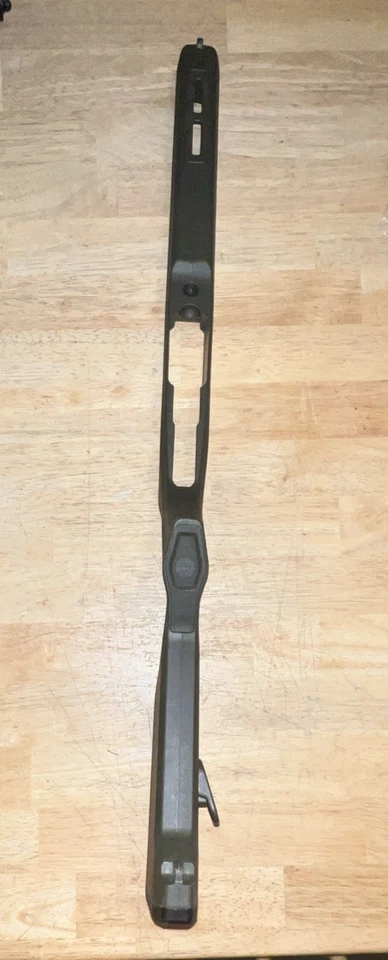 Stock sintético Magpul® Thompson Center R22 - ODG verde estándar o barril de toro Foto 3 de 4