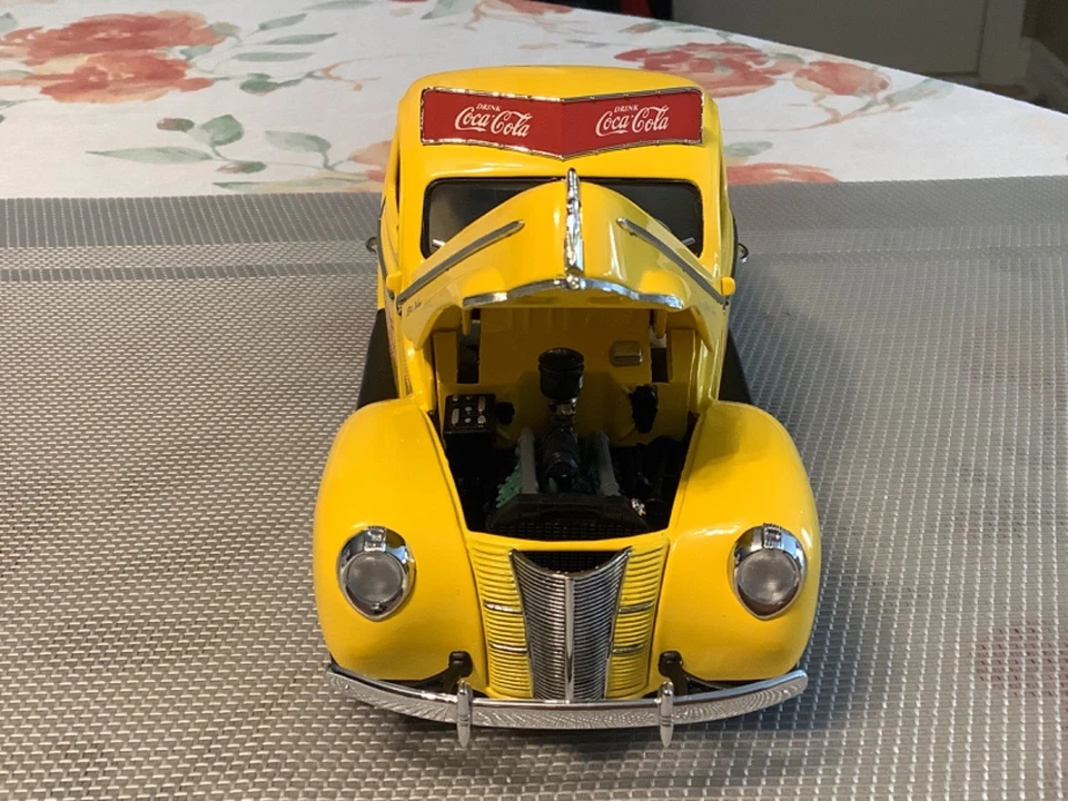 Danbury Mint 1940 Ford Deluxe Coca Cola Salesmans Car - Image 3 of 4