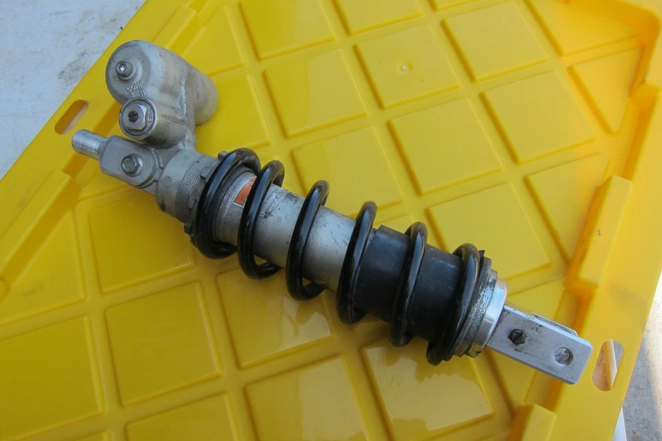 Suzuki GSXR 600 GSXR 750 2001 suspensión amortiguador trasero Foto 2 de 4