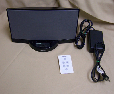 Bose SoundDock 30-Pin ipod speaker system with Remote and Power Supply 